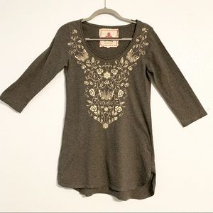 Johnny Was Embroidered Grey Tunic T-shirt
